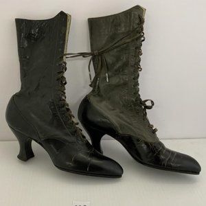 Vintage ladies Victorian lace-up boots